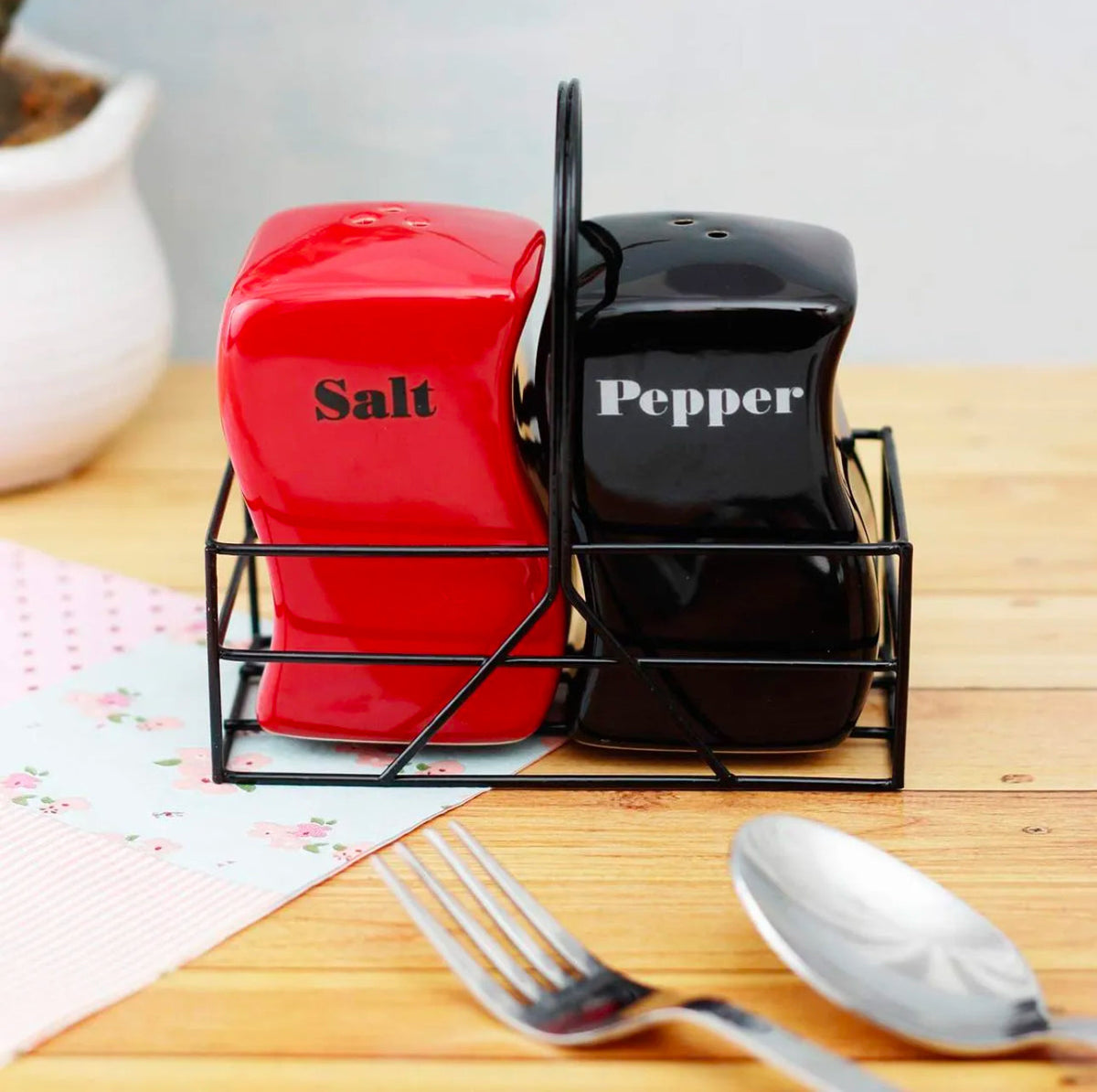 Salt And Pepper Spice Jars(Set Of 2)