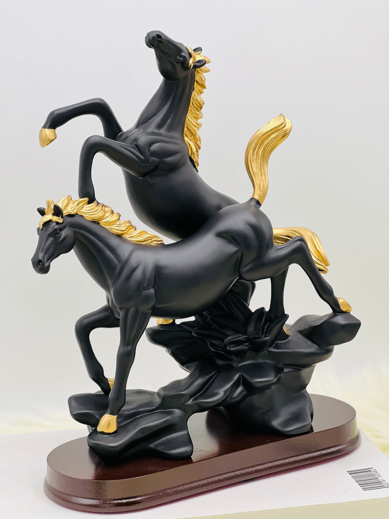 Classic Matte Horse Statue