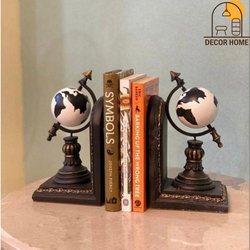 Traditional Check Design Globe Bookend