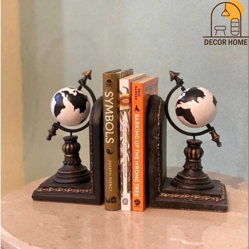 Traditional Check Design Globe Bookend