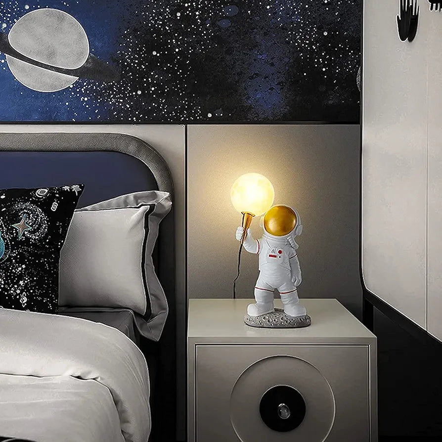 Astronaut Children's Room Decor Table Lamp