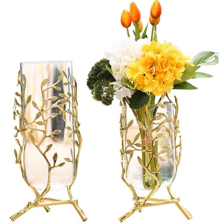 Light luxury glass vase 
Price (Set Of 2)